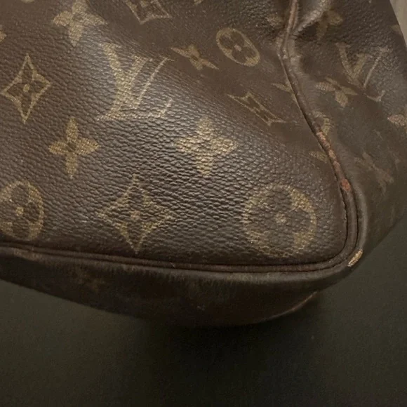 Authentic Louis Vuitton travel bag - Picture 12 of 16
